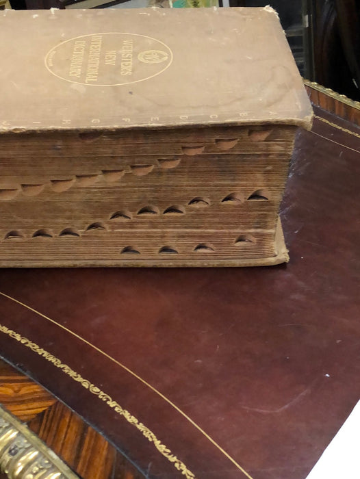 LARGE VINTAGE NEW WEBSTER INTERNATIONAL DICTIONARY 1932