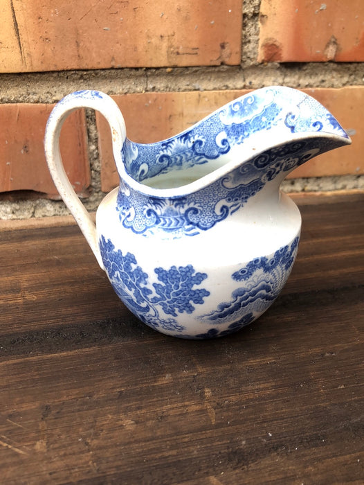 SMALL BLUE WILLOW CREAMER AS FOUND