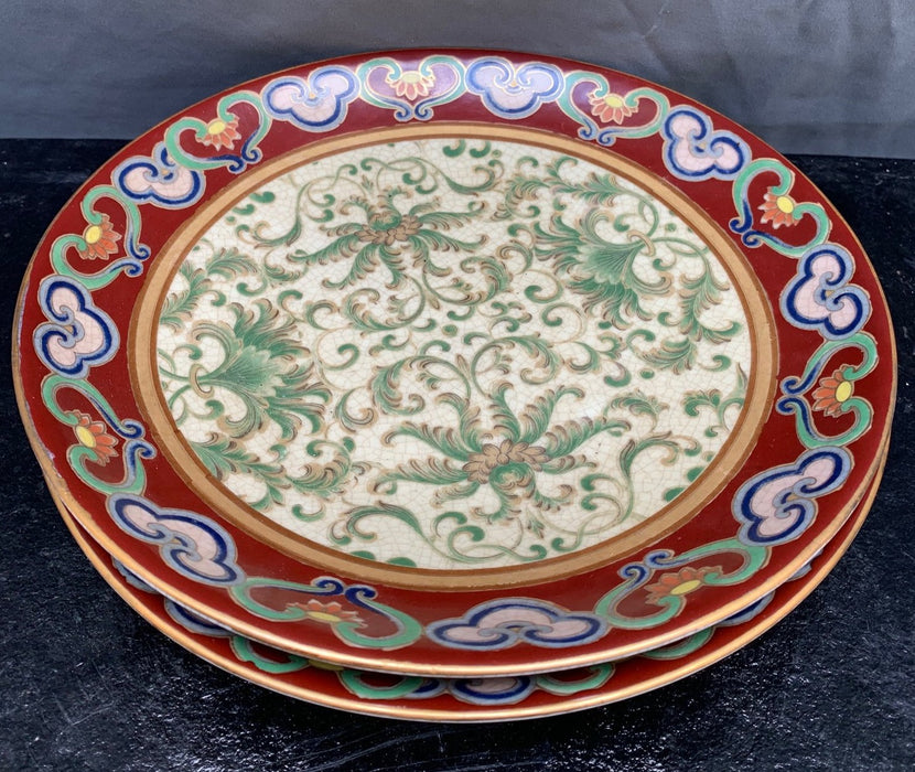 PAIR OF RED AND GREEN FOLIATE CRACKLED PLATES
